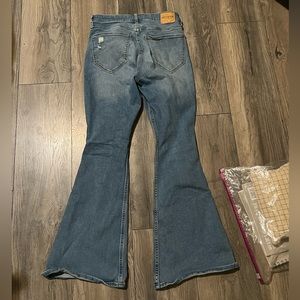 Hollister high rise flare jeans! Perfect jeans!!!